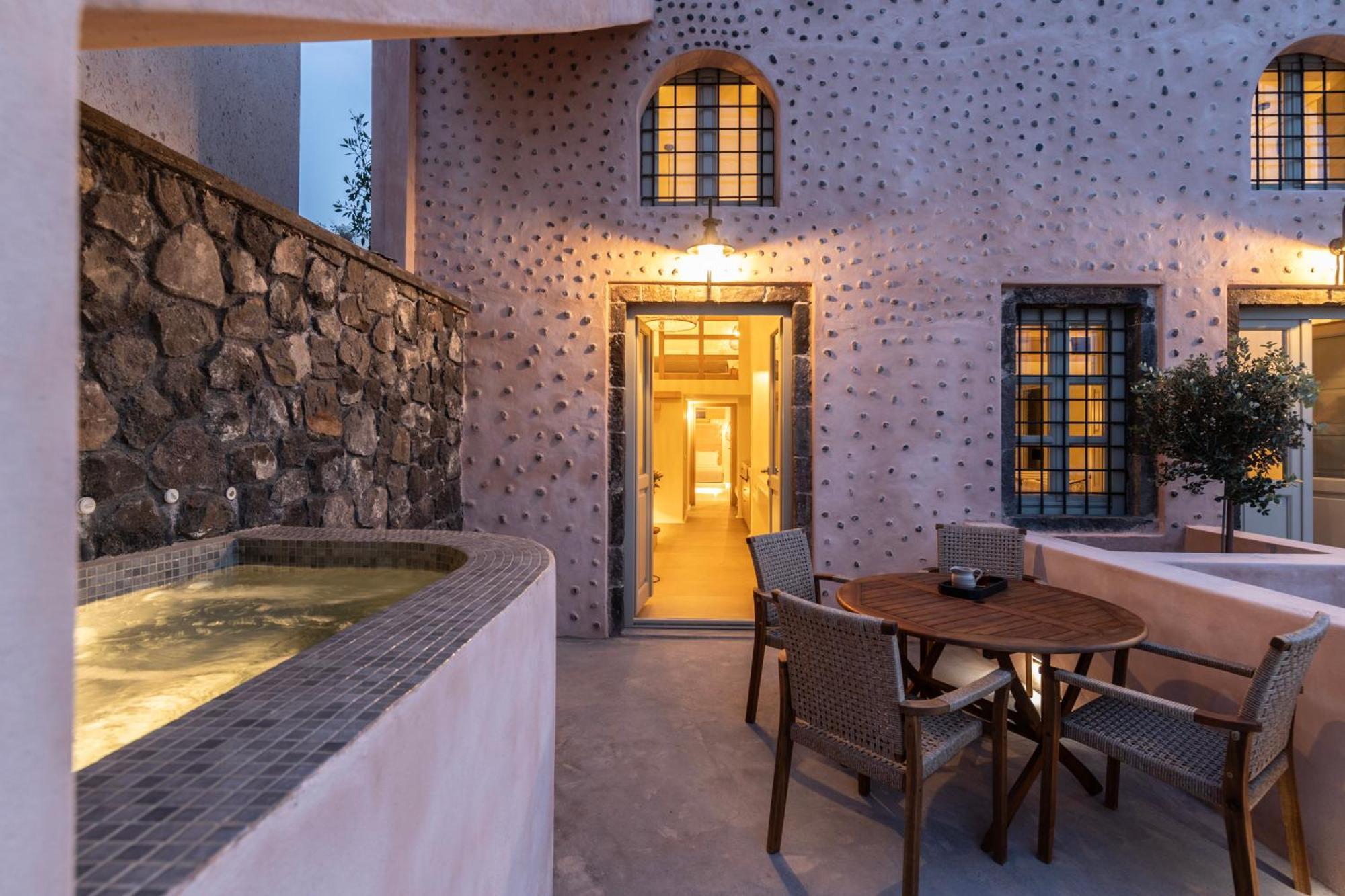 Frescoes Luxury Suites By Kb Hospitality Mesaria Buitenkant foto
