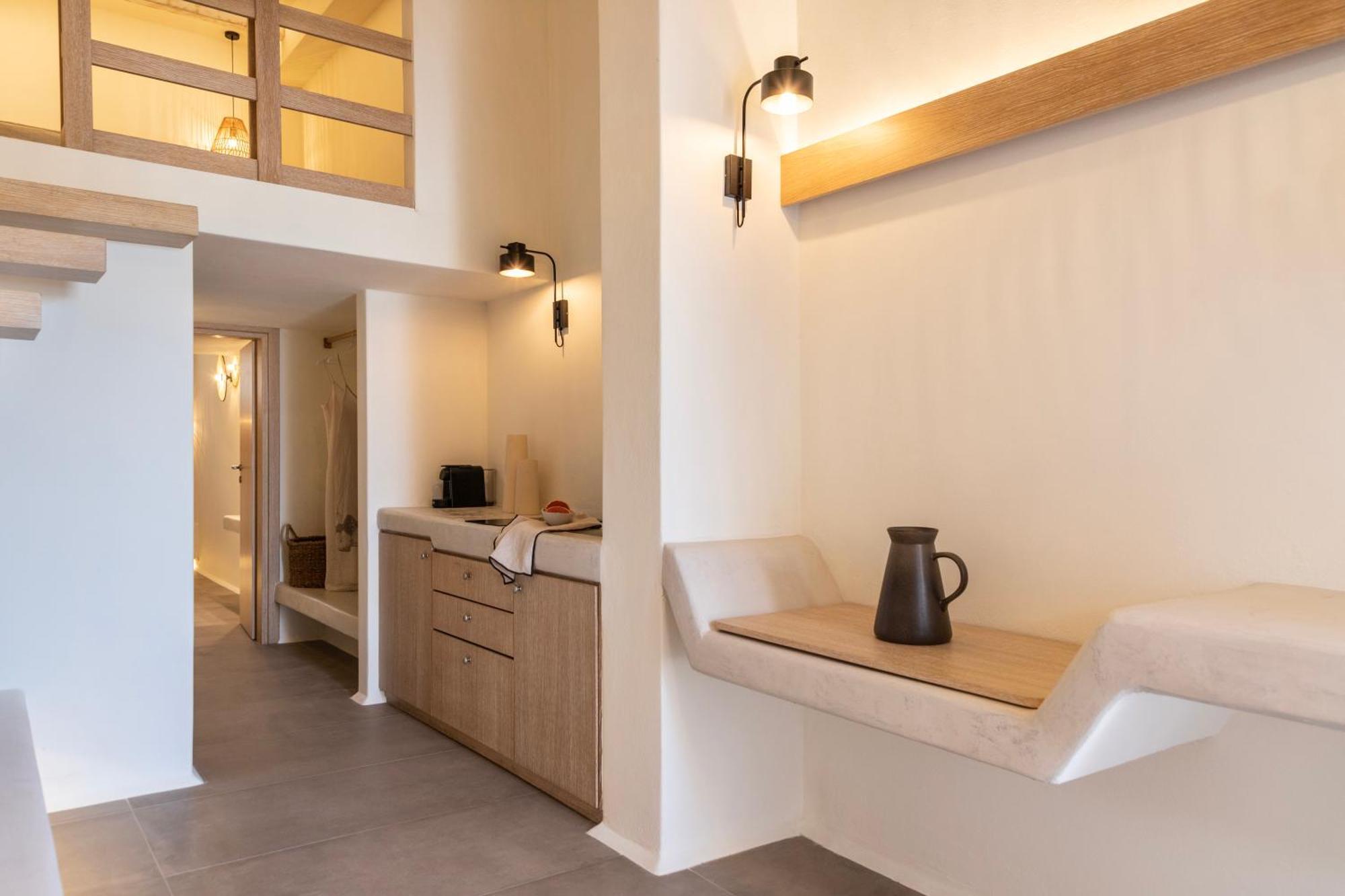 Frescoes Luxury Suites By Kb Hospitality Mesaria Buitenkant foto