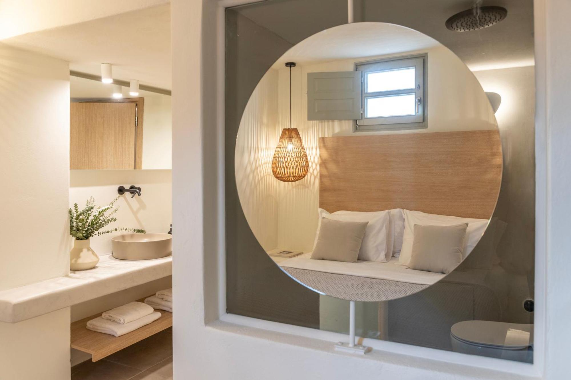 Frescoes Luxury Suites By Kb Hospitality Mesaria Buitenkant foto