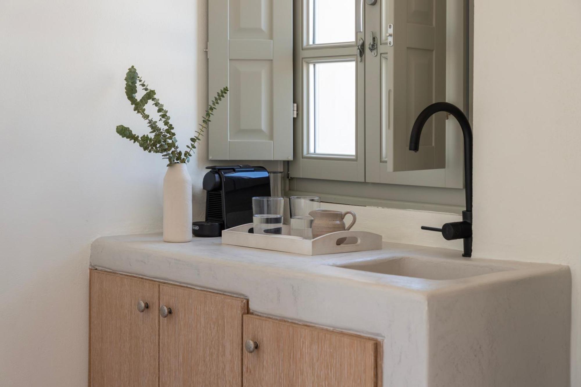Frescoes Luxury Suites By Kb Hospitality Mesaria Buitenkant foto